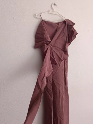 Vestido largo asimétrico con volantes zara talla S