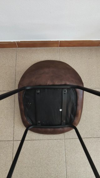 Taburete alto con respaldo