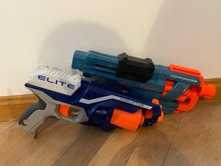 Lote 2 Pistolas Nerf + Accesorios