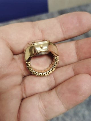 Anillo Reloj Vintage Quartz Dorado
