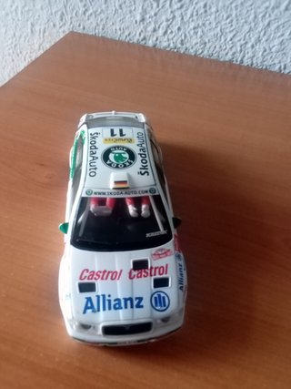 Scalextric Skoda Octavia más carrocería Mitsubishi