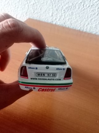 Scalextric Skoda Octavia más carrocería Mitsubishi