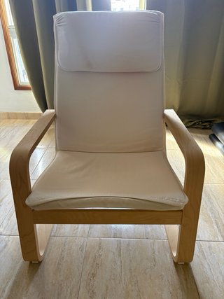 Cama, colchón, sillón y sillas