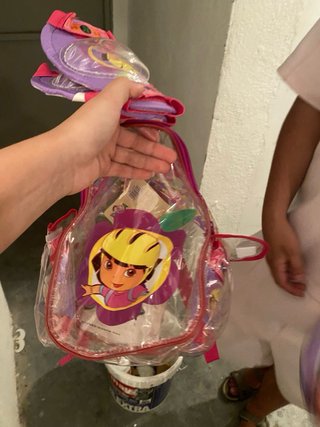 Casco Dora con rodilleras y codilleras