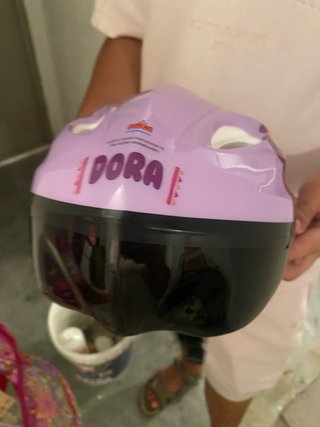 Casco Dora con rodilleras y codilleras