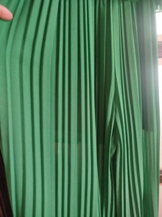 Mono plisado verde