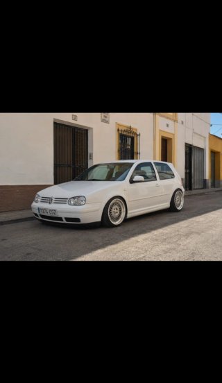 Volkswagen Golf 2003(vendo o cambio)