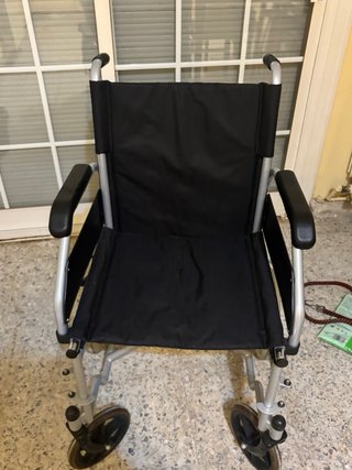 Silla de ruedas con pedales