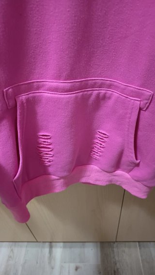 Felpa donna rosa strappata