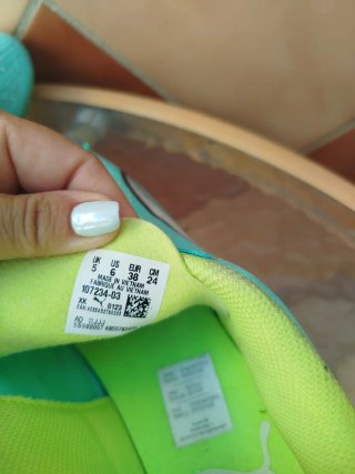 Botas de fútbol Puma verdes