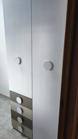 Armario de madera de pino de 90x240