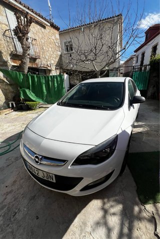 Opel Astra 2015