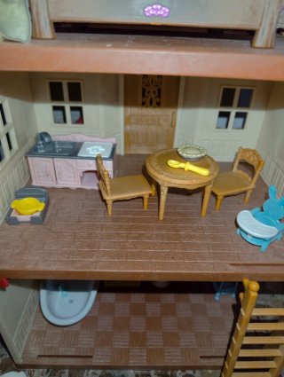Casa Sylvanian Families con figuras