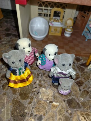 Casa Sylvanian Families con figuras