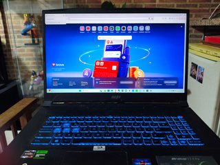 MSI Bravo 17 C7VF: Ryzen 7 / RTX 4060 / 32GB RAM