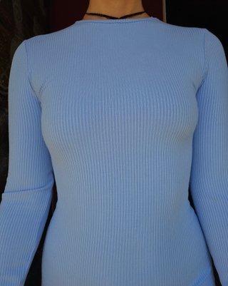 Vestido azul de manga larga
