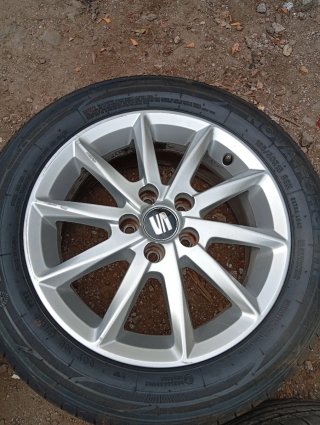 Llantas 15 5x100 con neumáticos 90%