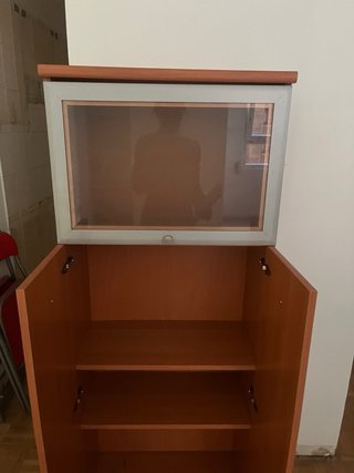 Mueble de salón madera y cristal