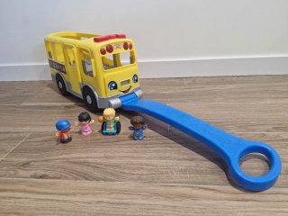 Autobús escolar Fisher-Price + 4 muñecos