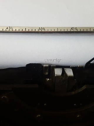 Máquina de escribir Hispano Olivetti Lexicon 20