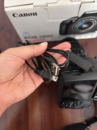Cámara Canon EOS 1300D + Accesorios