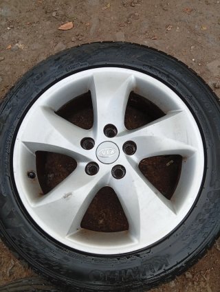 Llantas Kia 17 sin neumáticos