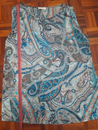 Blusa sin mangas con estampado paisley