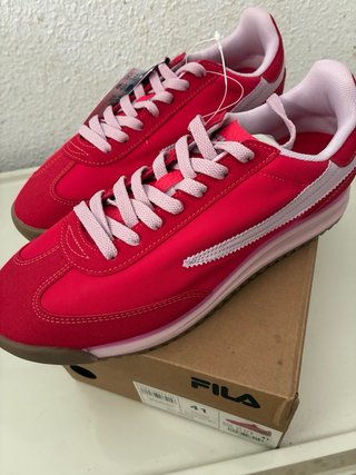 Zapatillas Fila Rojas y Rosas Talla 41