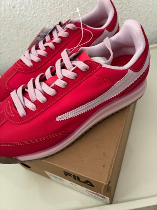 Zapatillas Fila Rojas y Rosas Talla 41