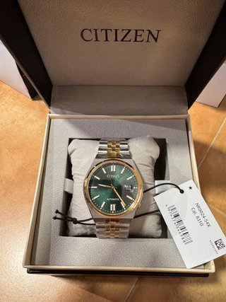 Reloj Citizen Automático Dorado y Verde