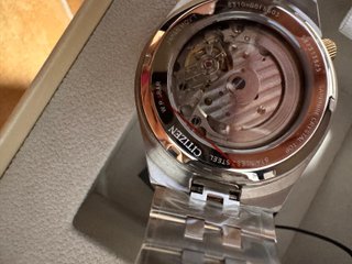 Reloj Citizen Automático Dorado y Verde