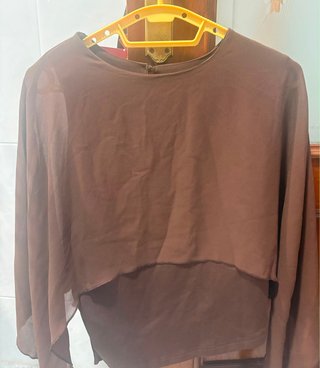 Camiseta Shein manga larga marrón