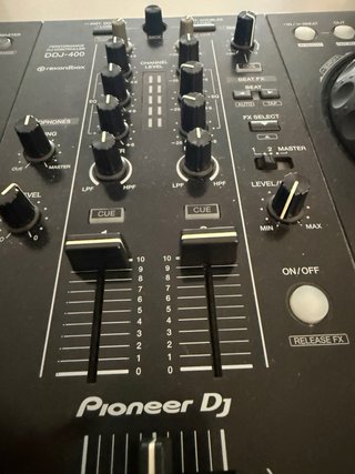Controlador DJ Pioneer DDJ-400 + Altavoces Woxter