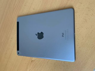 Apple iPad 6ª Gen 128 GB. WiFi + Celular