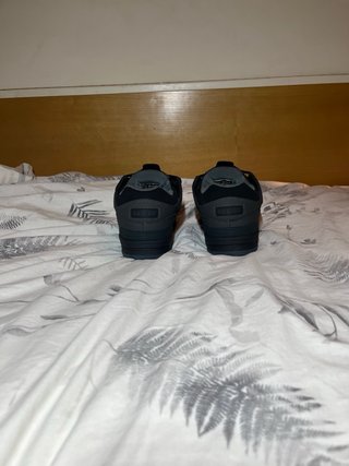 Zapatillas Globe Negras Nuevas