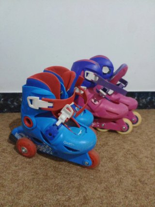 Patines en línea rosas y morados para niños