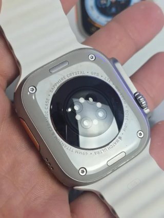 Reloj Apple Watch Ultra correa blanca