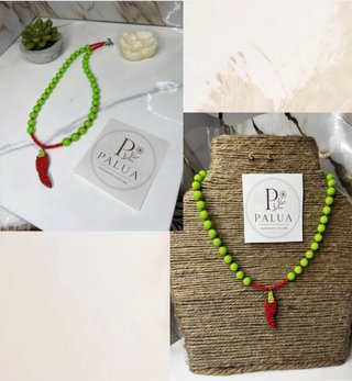 Collana peperoncino rosso e perle verdi