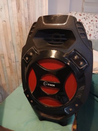 Altavoz INNTECH Negro y Rojo