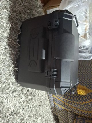 Baúl / cofre para Moto 45L ABS Negro y Amarillo