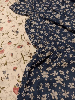 Mono corto floral azul,está nuevo,