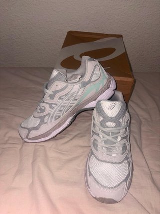 Zapatillas ASICS grises y verde azulado