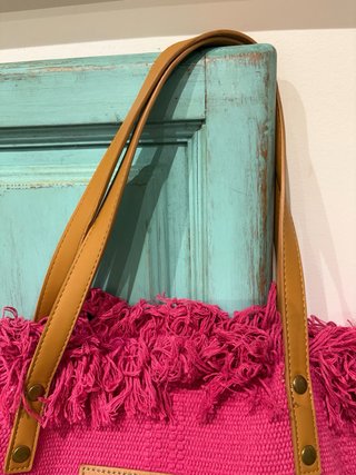 Bolso Loewe fucsia con Flecos