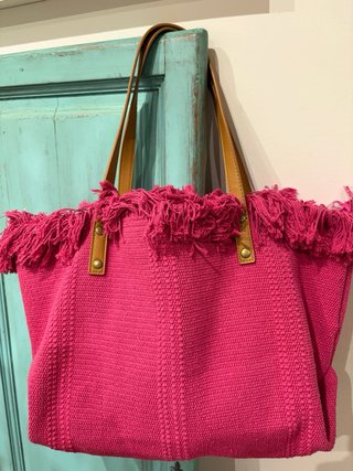 Bolso Loewe fucsia con Flecos