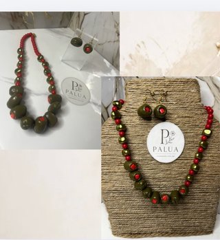 Collana e orecchini fatti a mano