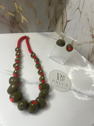 Collana e orecchini fatti a mano