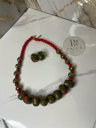 Collana e orecchini fatti a mano