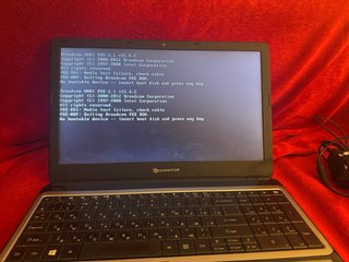 Packard Bell para piezas o restaurar