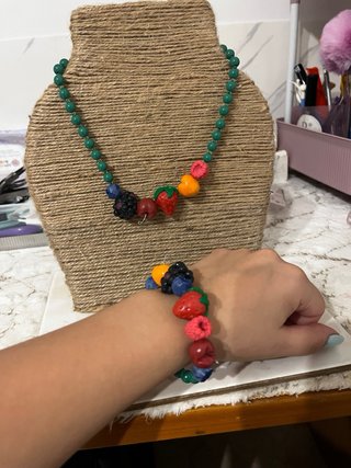 Collana e bracciale frutti di bosco