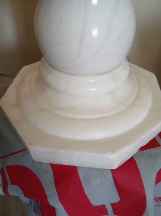 Columna pedestal alabastro tallado antigua